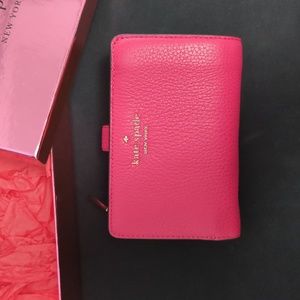 Kate Spade Leila Pebbled Leather Medium Compact Bifold Red Currant